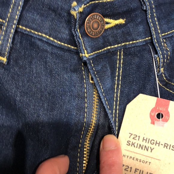 Levi’s 721 high rise skinny jeans - Picture 5 of 8